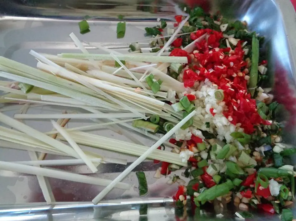 Cách làm sườn tẩm sa tế xóc tỏi càng ăn càng mê