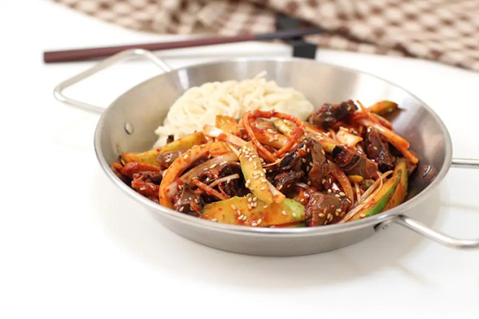 Cách làm bún ốc trộn giòn ngon đơn giản