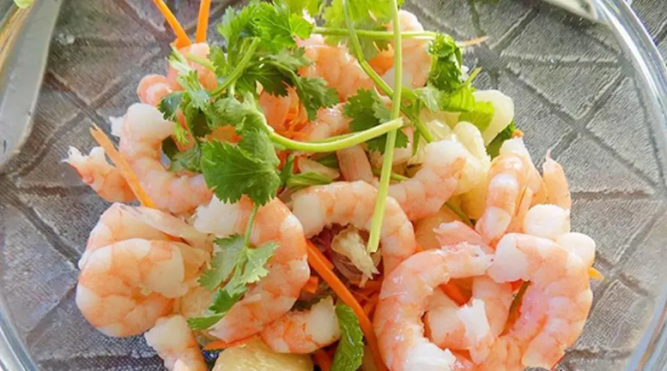 Cách làm gỏi bưởi mực tôm cực ngon trong nháy mắt