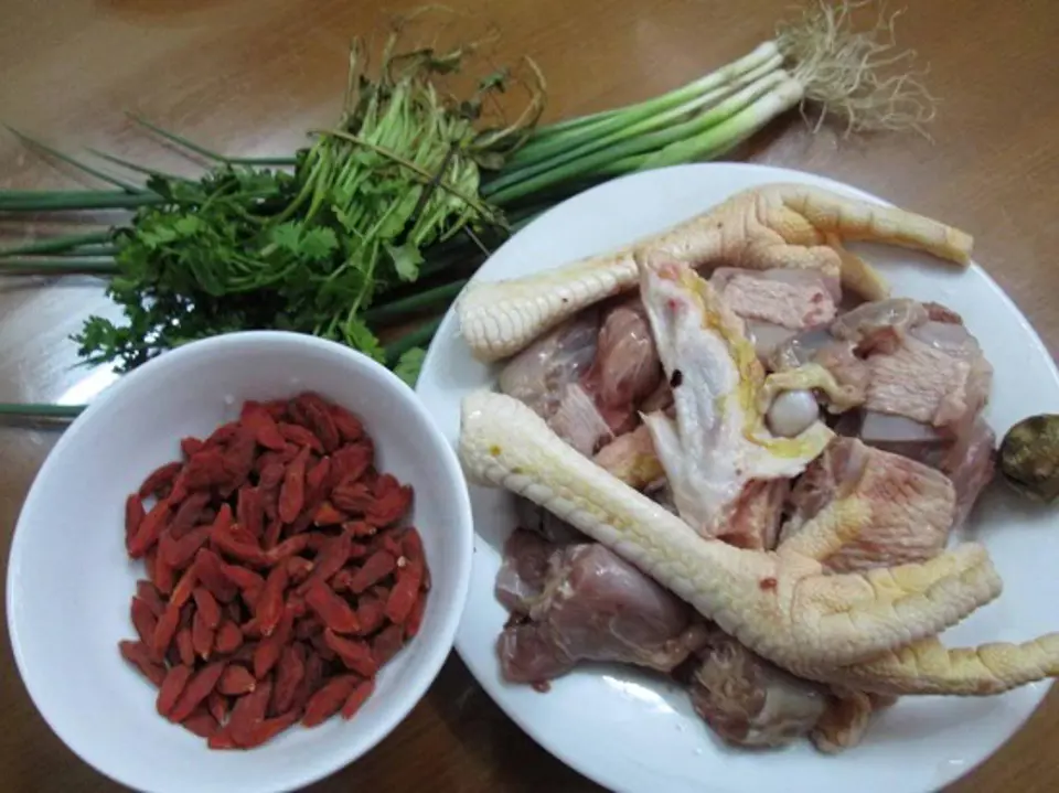 Cách làm lẩu gà ớt hiểm siêu ngon tại nhà