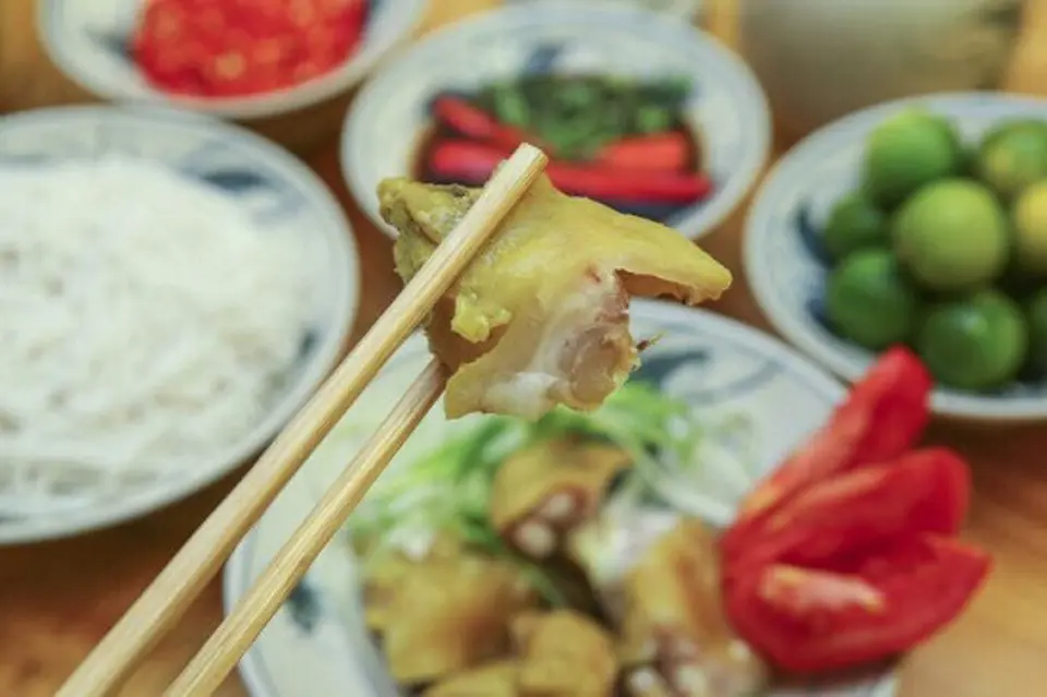 Cách nấu bún bung thanh mát cho cuối tuần
