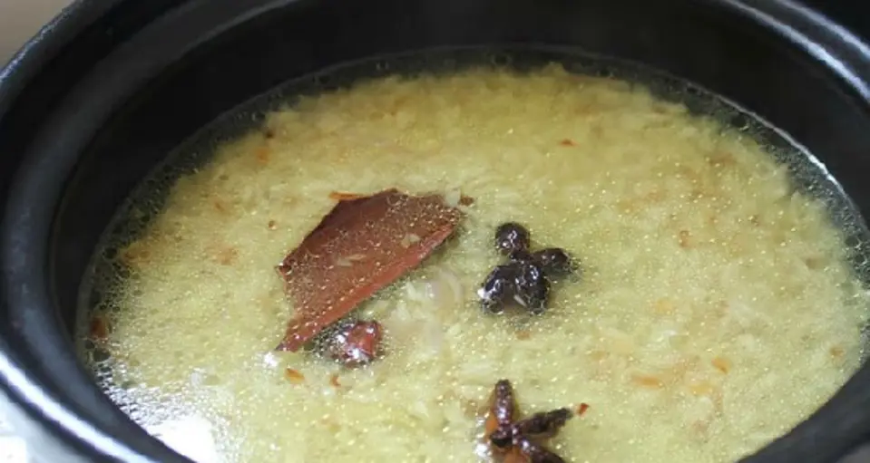 Cách làm cơm gà tay cầm thơm ngon đậm đà
